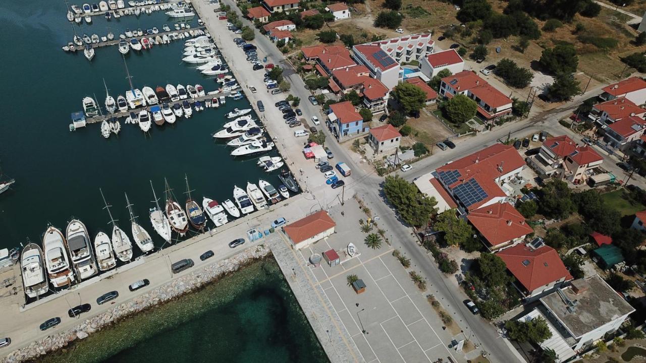 Marina Hotel Nikiti  Exterior photo